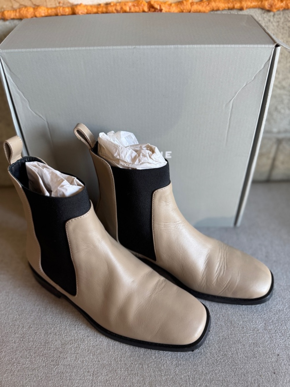 Everlane Two-Tone Beige and Black Chelsea Ankle Boots